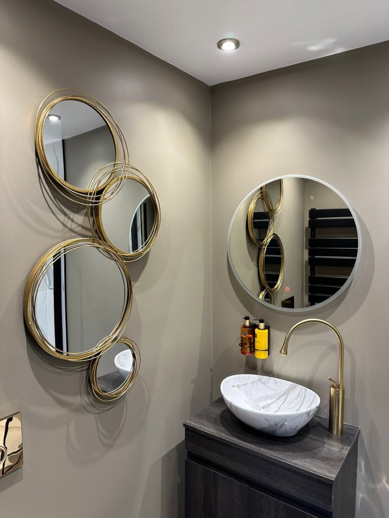 Derwent Manor Hotel Hideaway Room En-suite bathroom – A beautifully decorated hideaway room with a cozy bed, and spacious bathroom with wood and marble fixtures and fittings. Perfect for a relaxing weekend getaway in the North East