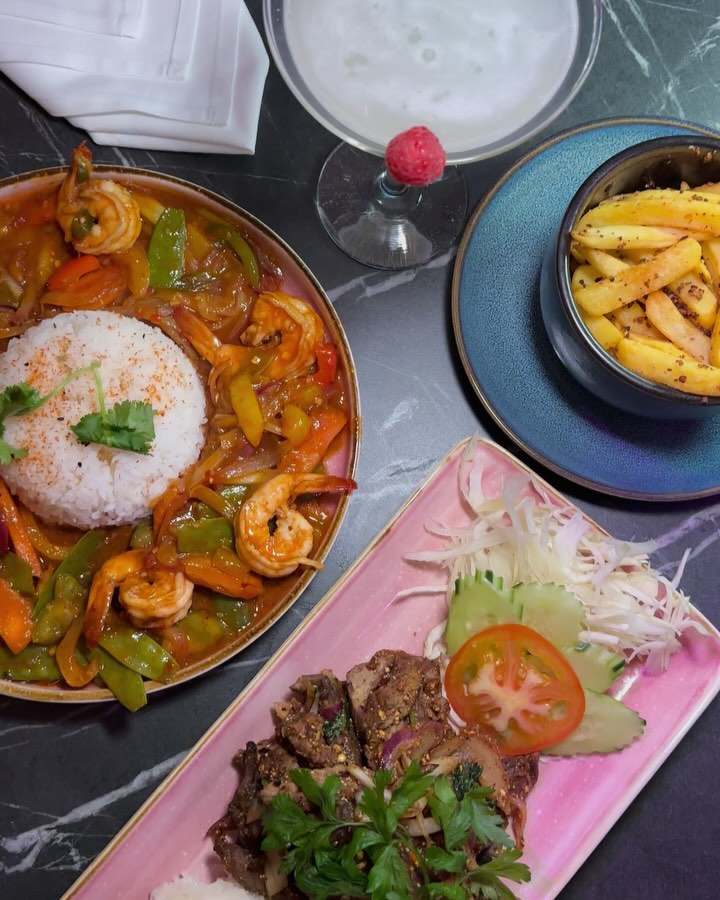 King Prawn Firecracker and Neua Yang Nam Tok served together with sticky rice.