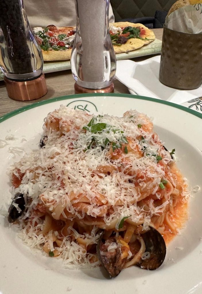 Spaghetti pomodoro with tomato, garlic and basil sauce at ASK Italian
